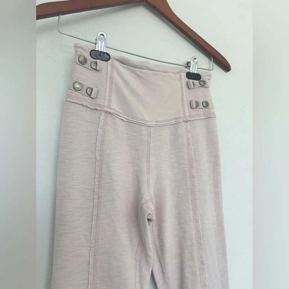 FREE PEOPLE MOVEMENT MUTED PINK BOHEMIAN STYLE LEGGING PANTS SZ SMALL - Picture 3 of 10